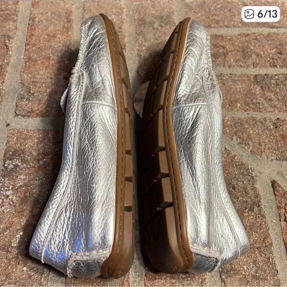 Coach Mary Lock Up Silver slip on Loafers size 8.5B - Picture 6 of 12